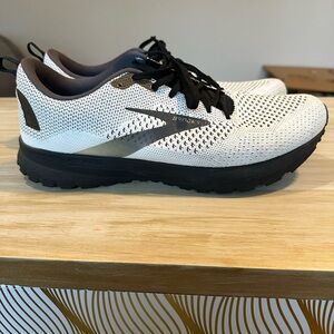 Brooks Men's Black and White Athletic Shoes